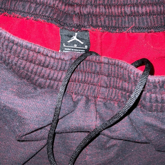 Air Jordan Athletic Shorts Size Large - Picture 3 of 3